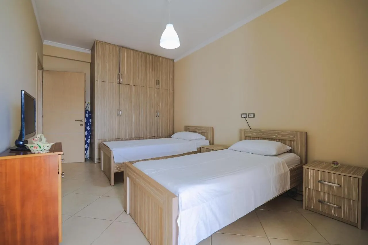Natalia Apartments ساراندا