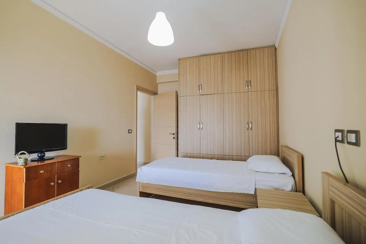 Natalia Apartments ساراندا 0*,